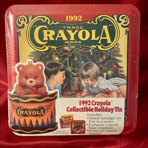 Crayola Crayon 1992 Collectible Holiday Tin W/Bear
